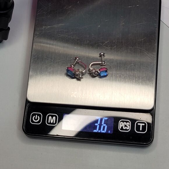 Van Dell Sterling Silver Blue Crystal Screwback Earrings - Picture 4 of 11